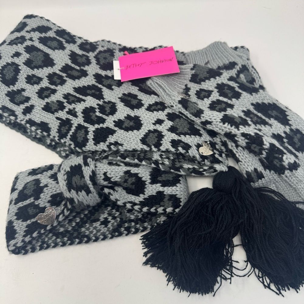 BETSEY JOHNSON | NEW Gray Black Leopard Print 3 Piece Scarf Gloves Headband Set - Picture 2 of 7